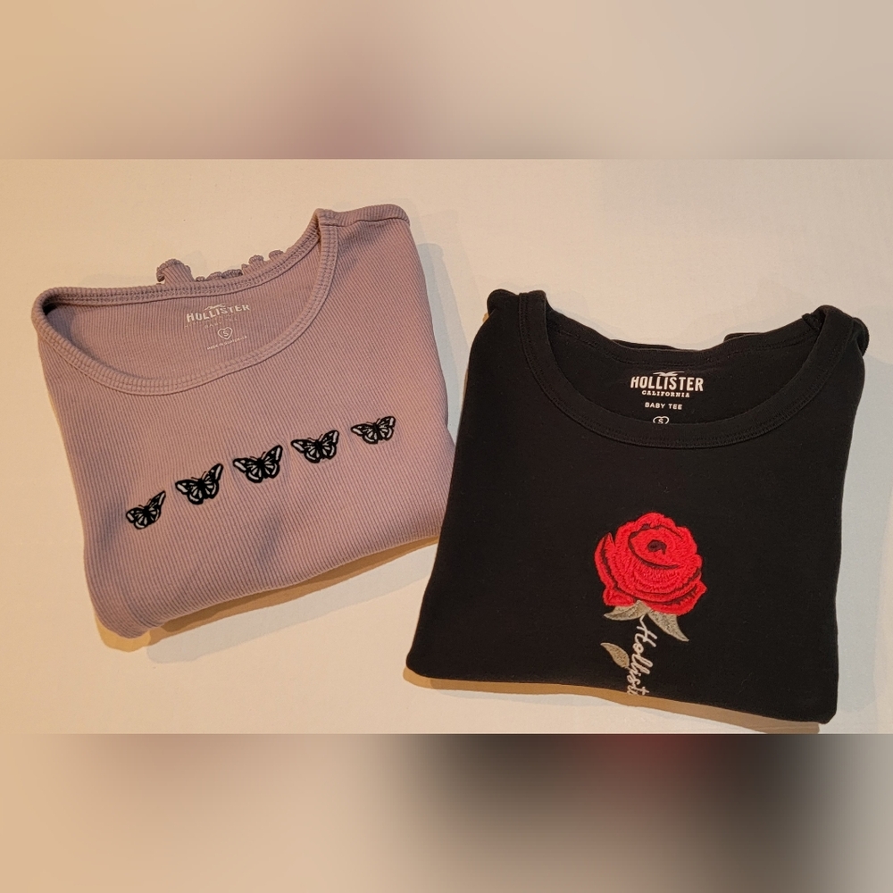 Hollister Women's Baby Tee Shirts, Set of 2.  Size S